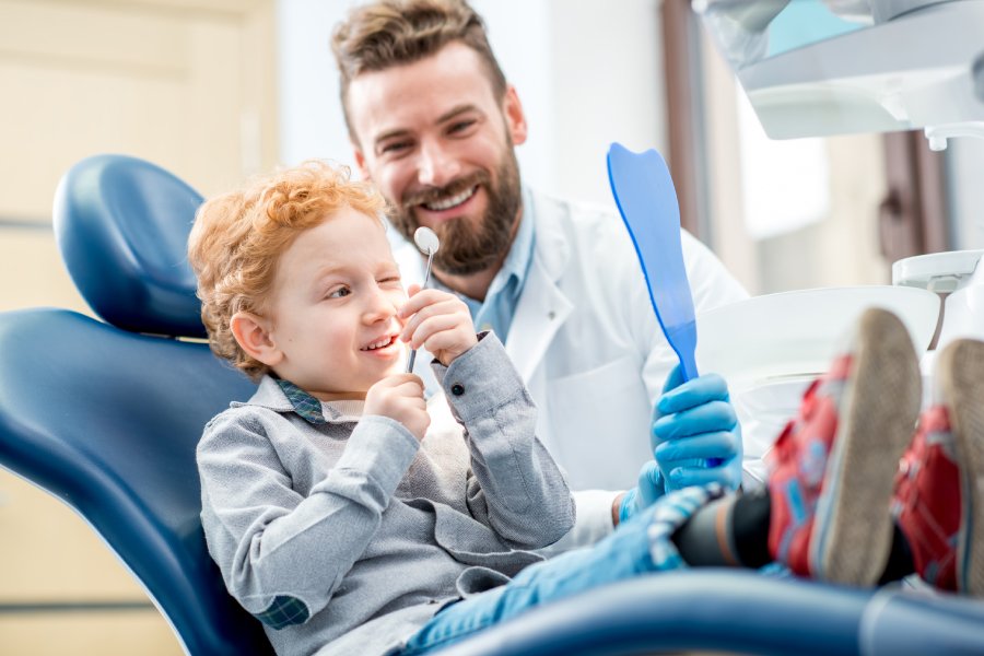 When to Start Taking Your Child to the Dentist: A Comprehensive Guide for Parents